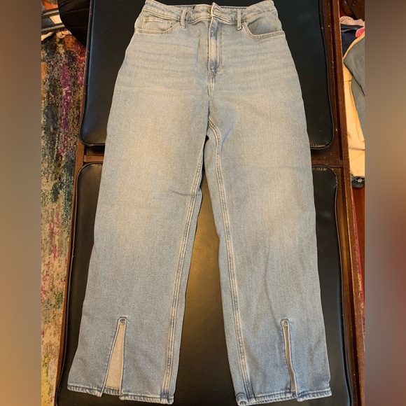 Hollister Light-wash Jeans - Picture 1 of 4